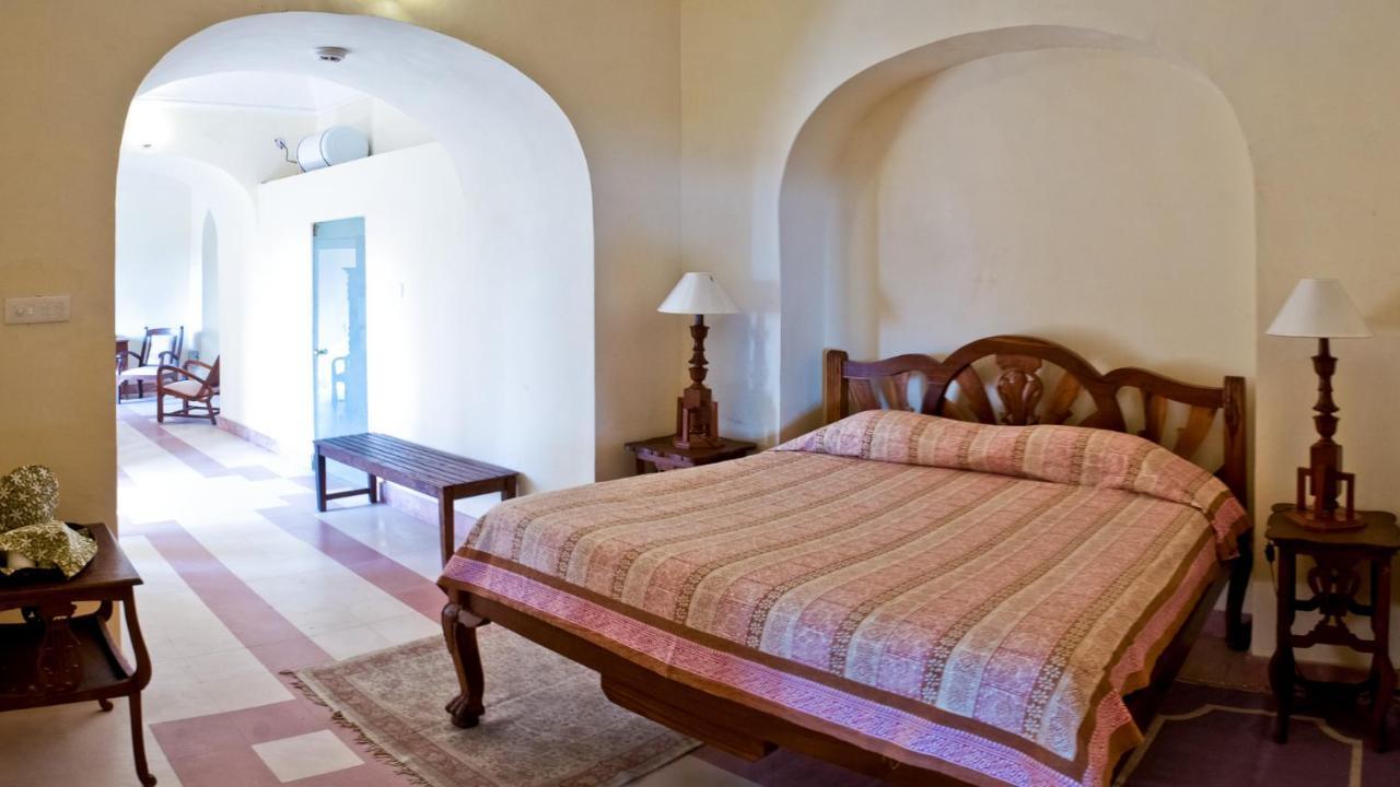 Neemrana'S - Tijara Fort Palace Luaran gambar