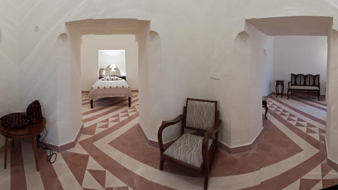 Neemrana'S - Tijara Fort Palace Luaran gambar