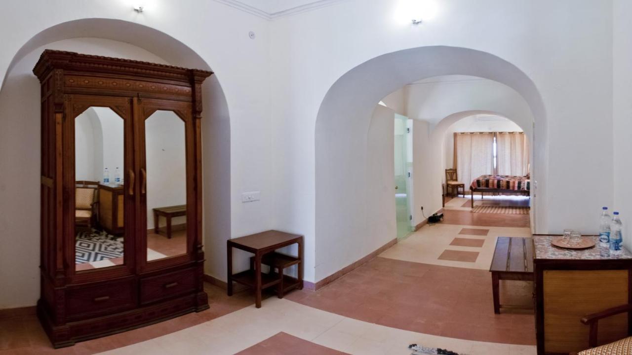 Neemrana'S - Tijara Fort Palace Luaran gambar