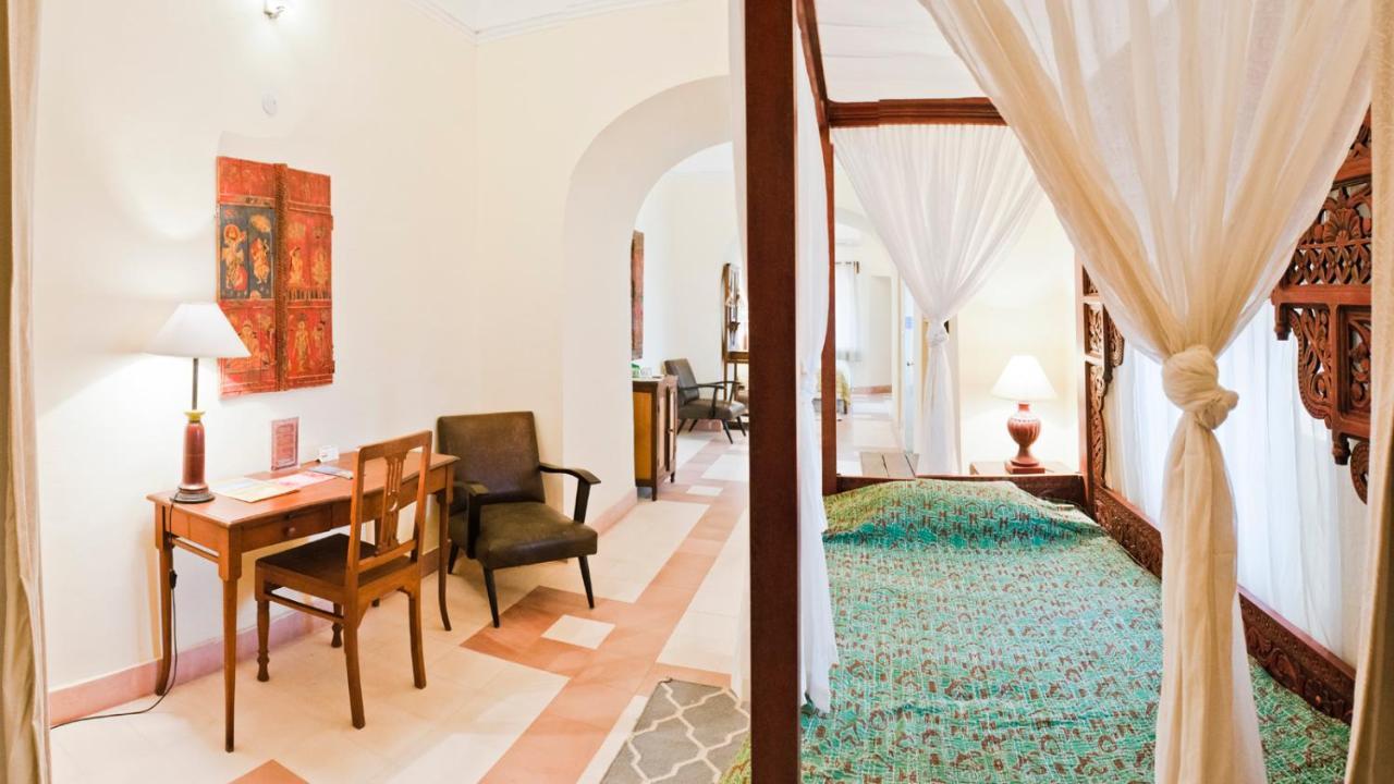 Neemrana'S - Tijara Fort Palace Luaran gambar