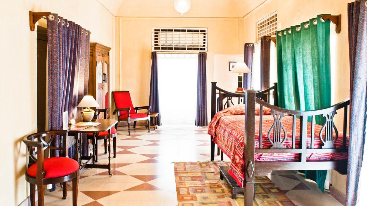 Neemrana'S - Tijara Fort Palace Luaran gambar