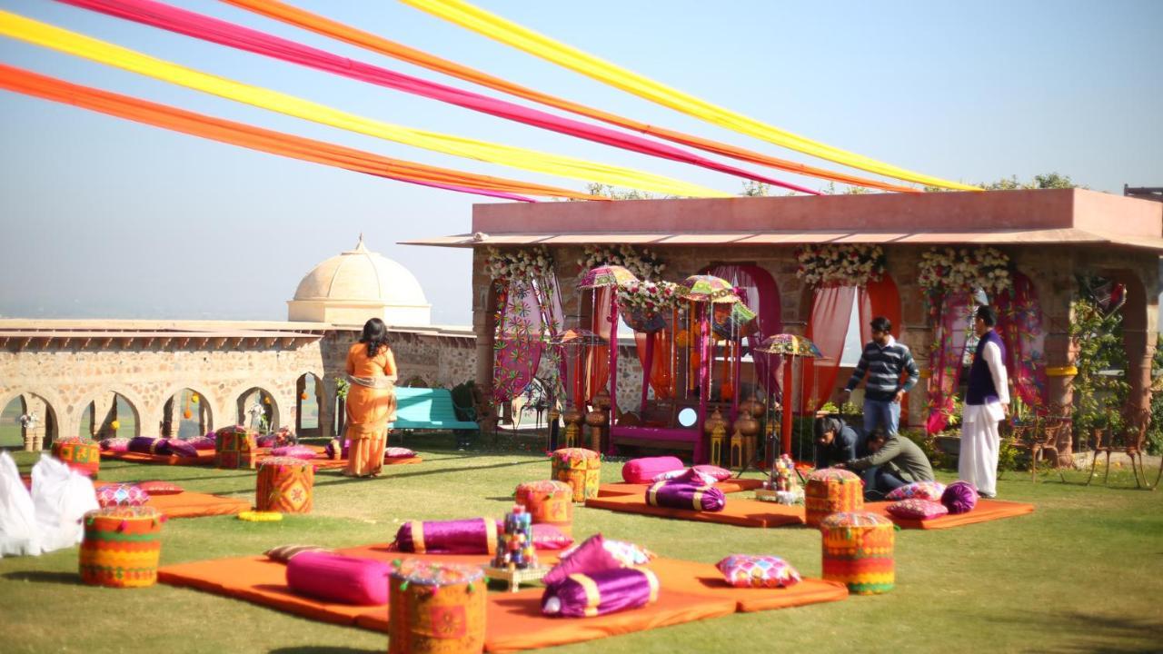 Neemrana'S - Tijara Fort Palace Luaran gambar