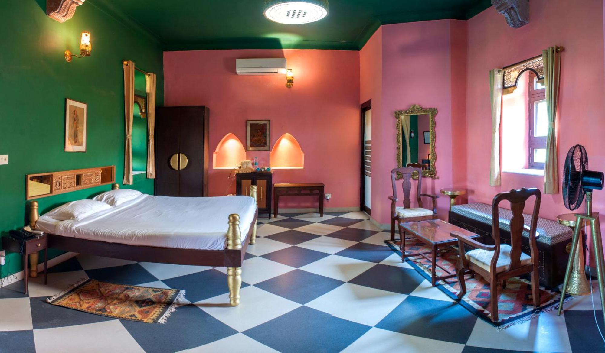 Neemrana'S - Tijara Fort Palace Luaran gambar