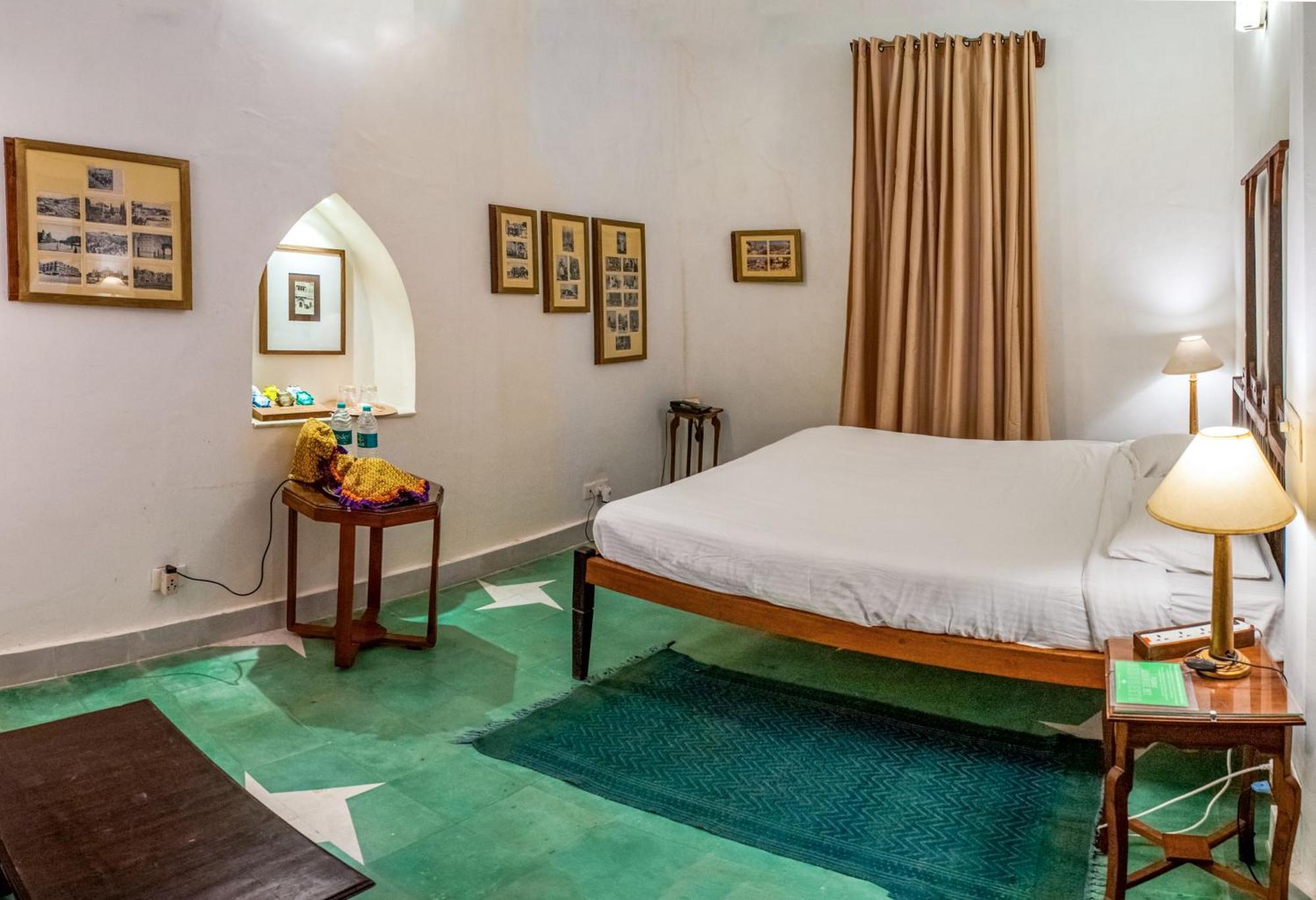 Neemrana'S - Tijara Fort Palace Luaran gambar