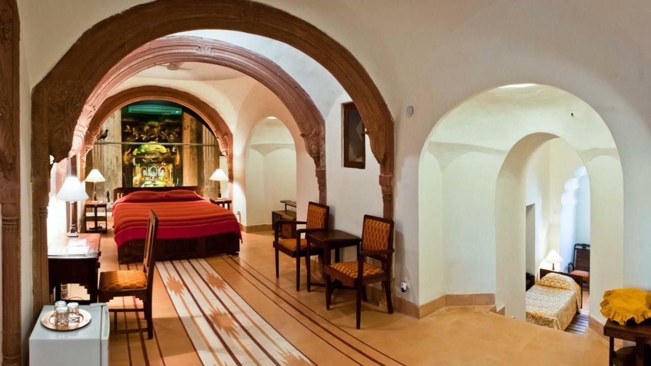 Neemrana'S - Tijara Fort Palace Luaran gambar