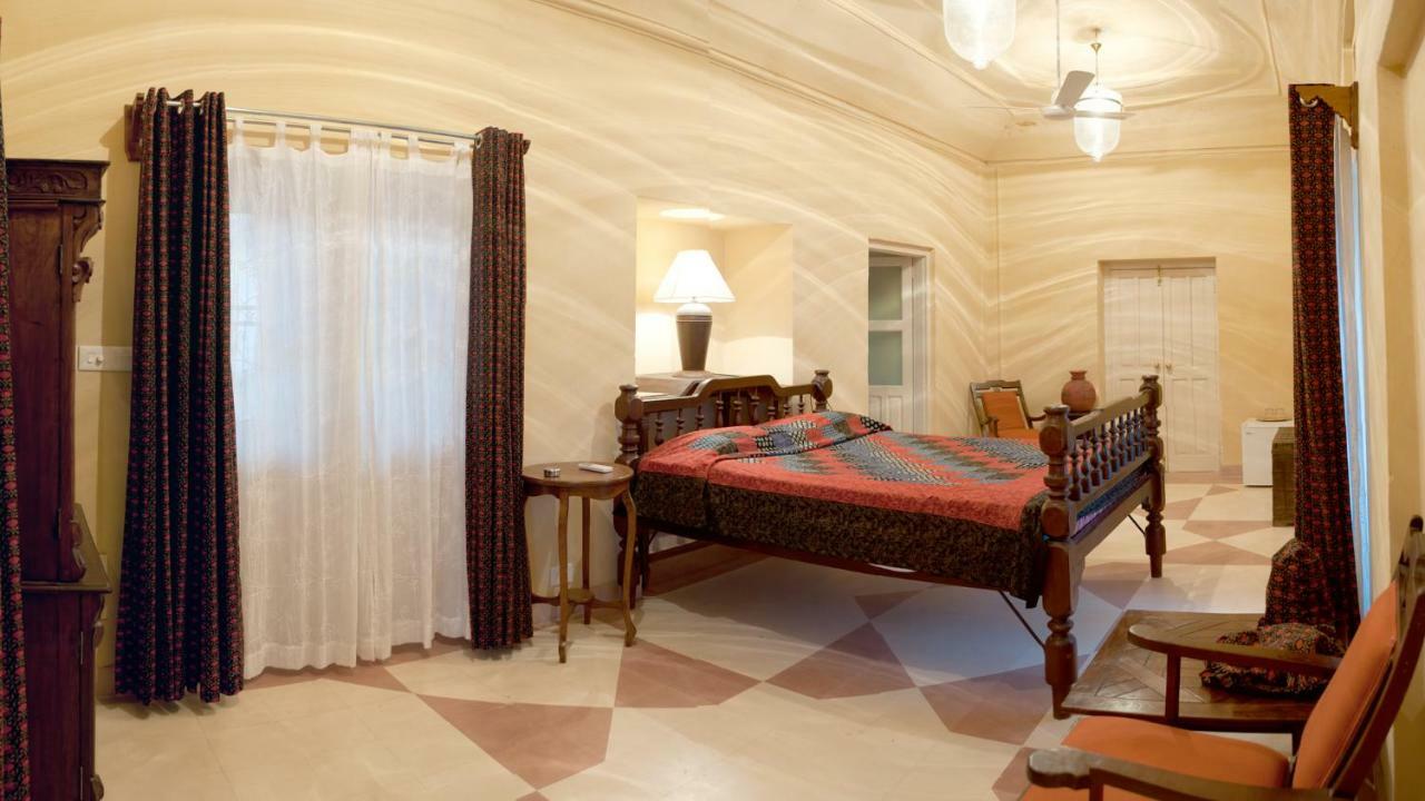Neemrana'S - Tijara Fort Palace Luaran gambar