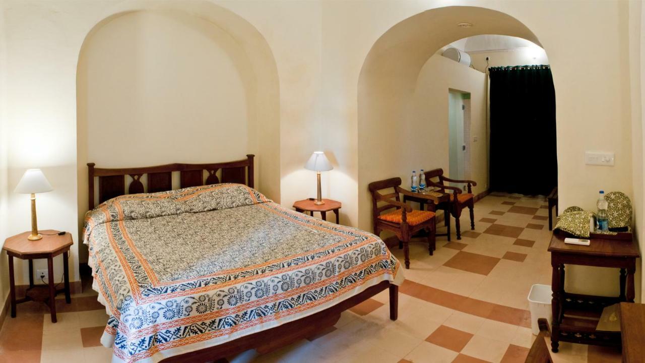 Neemrana'S - Tijara Fort Palace Luaran gambar