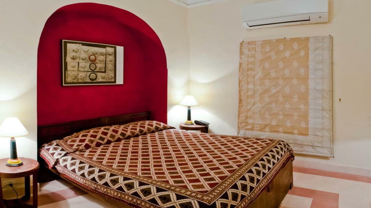 Neemrana'S - Tijara Fort Palace Luaran gambar
